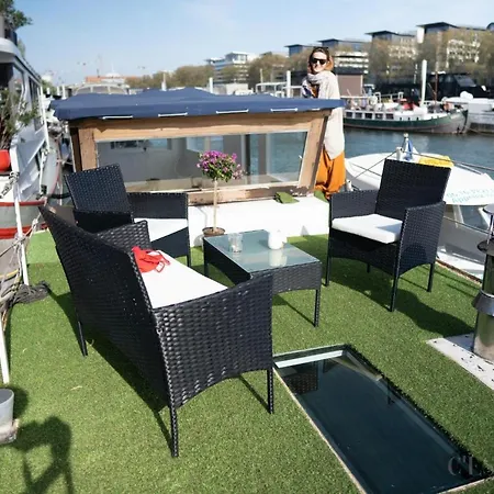 מלון Peniche C'est La Vie *