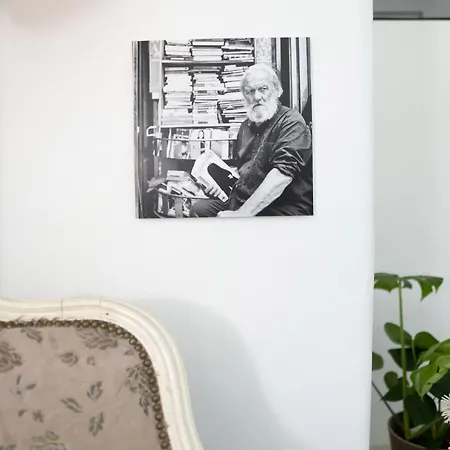 Hotel Peniche C'est La Vie Les Grésillons